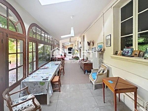 Grande propriété à rénover de 420m² habitable - Terrain de 25 335m²