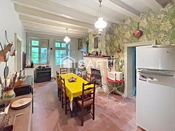 Grande propriété à rénover de 420m² habitable - Terrain de 25 335m²