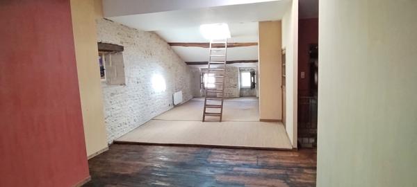 CHAMPDENIERS - Maison de bourg T5 avec garage et jardin