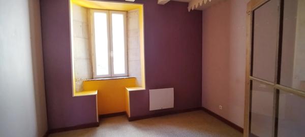 CHAMPDENIERS - Maison de bourg T5 avec garage et jardin