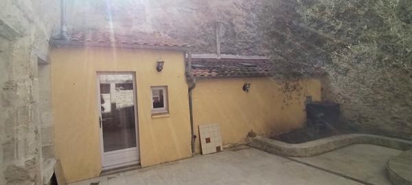 CHAMPDENIERS - Maison de bourg T5 avec garage et jardin