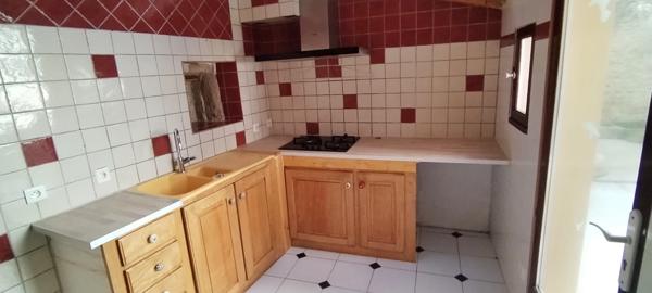 CHAMPDENIERS - Maison de bourg T5 avec garage et jardin