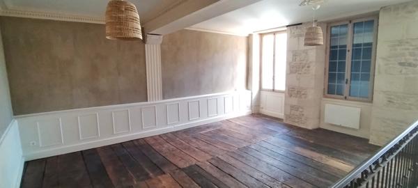 CHAMPDENIERS - Maison de bourg T5 avec garage et jardin