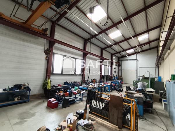 Grand Bâtiment Industriel/Artisanal avec bureaux