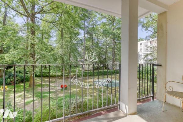 Appartement 2/3 pièces dans copropriété calme avec nombreux espaces verts