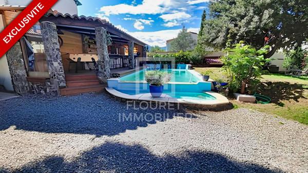 Villa de plain-pied sur 1200 m² avec piscine et 2 dépendances