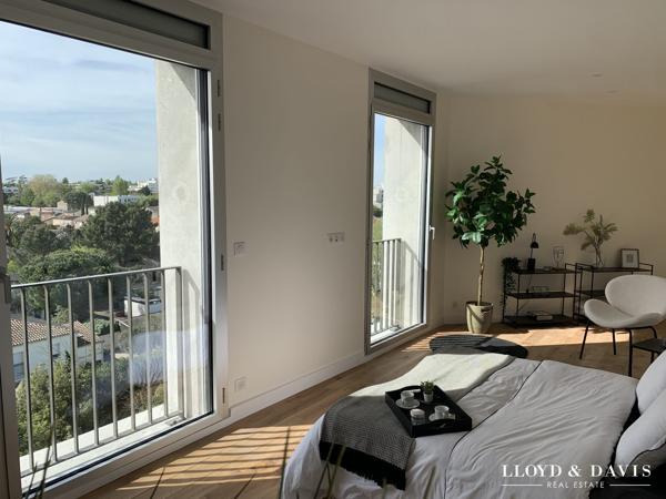 Bordeaux-Caudéran, adresse confidentielle – Rooftop privé et élégance en apesanteur