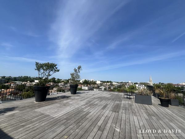 Bordeaux-Caudéran, adresse confidentielle – Rooftop privé et élégance en apesanteur