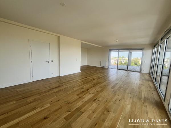 Bordeaux-Caudéran, adresse confidentielle – Rooftop privé et élégance en apesanteur