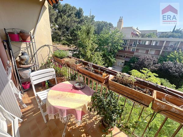 A vendre Appartement Aix En Provence sud  4 pièces 84 m²  avec 2 balcons, ascenseur au calme