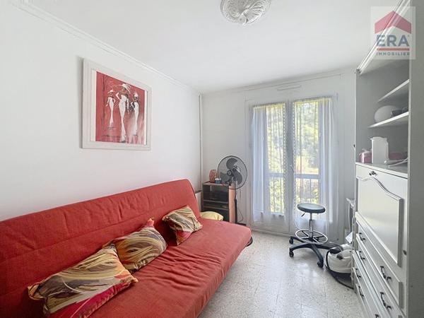 A vendre Appartement Aix En Provence sud  4 pièces 84 m²  avec 2 balcons, ascenseur au calme