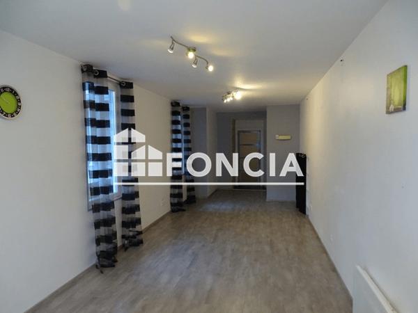 Location Appartement 3 pièces 80.66 m² - 39 RUE ADOUE Oloron-ste-marie 64400