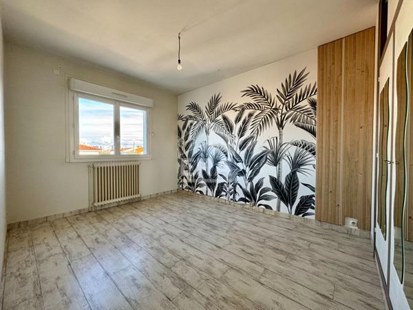 Bien rare avec grand atelier et appartement T4 ? Fort potentiel, à proximité de Pontaillac