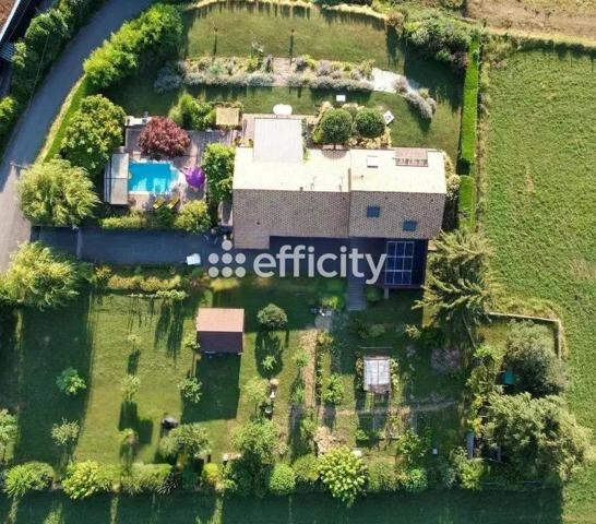 Maison
         5 pièces
        - 181 m² Bien prestige 790 000 € *