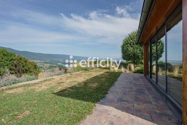 Maison
         5 pièces
        - 181 m² Bien prestige 790 000 € *