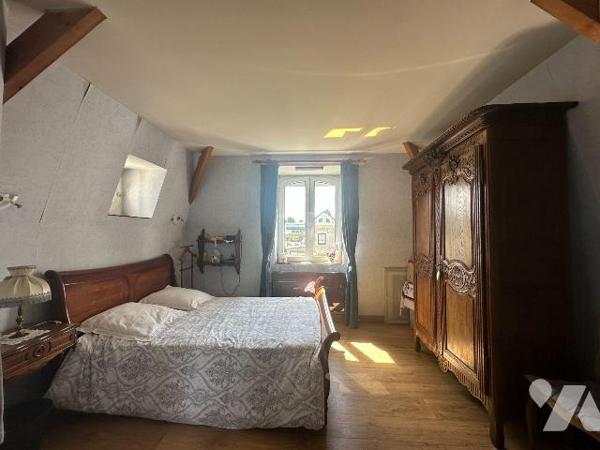 A VENDRE Maison d'architecte de 1993, à MESNIL-ESNARD (76240), sur sous-sol complet, d'une surf...