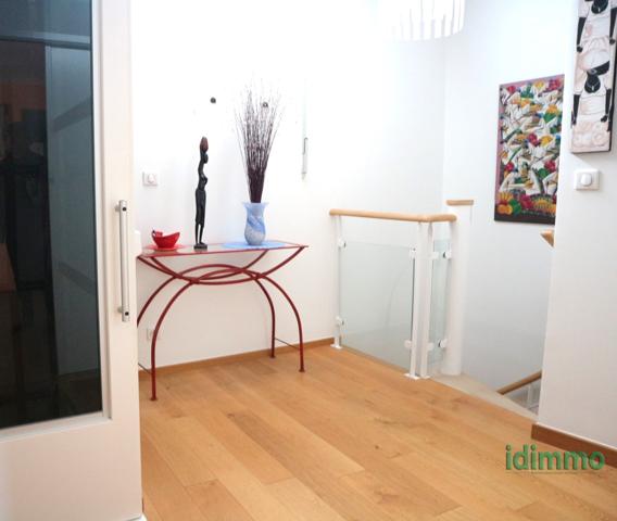 ENSEMBLE IMMOBILIER DE 245 M2 MÊLANT L'ANCIEN ET LE CONTEMPORAIN SUR UN TERRAIN CLOS ET ARBORE DE 860 M2.  La Rochelle (17000)