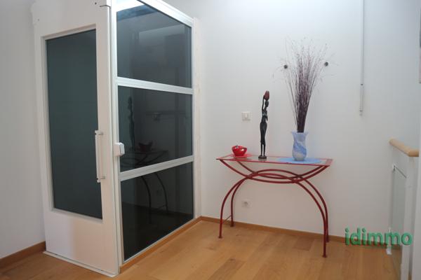 ENSEMBLE IMMOBILIER DE 245 M2 MÊLANT L'ANCIEN ET LE CONTEMPORAIN SUR UN TERRAIN CLOS ET ARBORE DE 860 M2.  La Rochelle (17000)