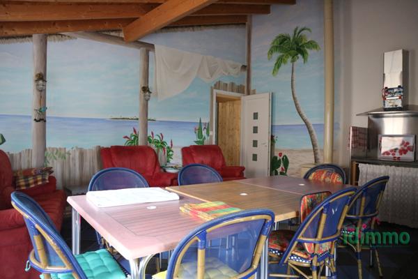 ENSEMBLE IMMOBILIER DE 245 M2 MÊLANT L'ANCIEN ET LE CONTEMPORAIN SUR UN TERRAIN CLOS ET ARBORE DE 860 M2.  La Rochelle (17000)