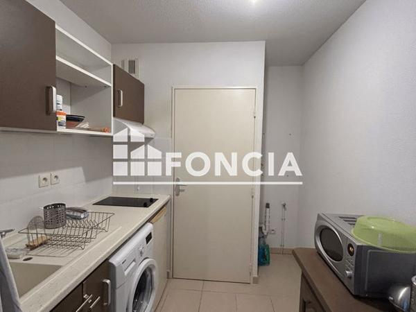 Location Appartement 2 pièces 40 m² - 340 AVENUE FELIPE DELAVOUET Grans 13450