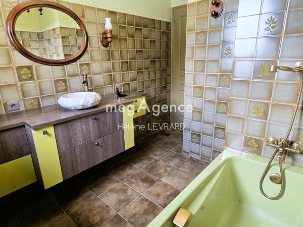 Maison à Sillé-le-Guillaume, 72140 - 10 pièces 176m²