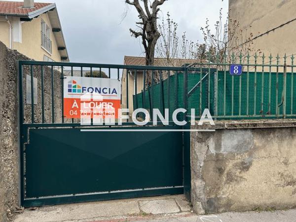 Location Parking - 8 RUE CATHERINE DE CHAPONNAY Venissieux 69200