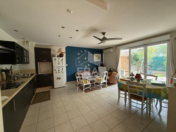 A VENDRE 13600 LA CIOTAT APPARTEMENT T3 DE 65M² EN REZ DE JARDIN AVEC TERRASSE  DEUX PLACES DE PARKING