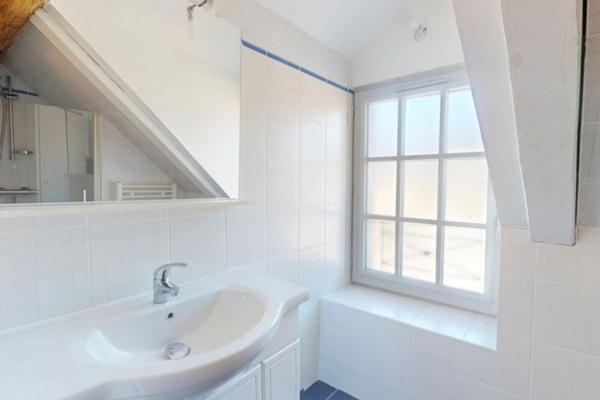 Maison de caractère avec jardin, piscine et patio au coeur d'Olivet.