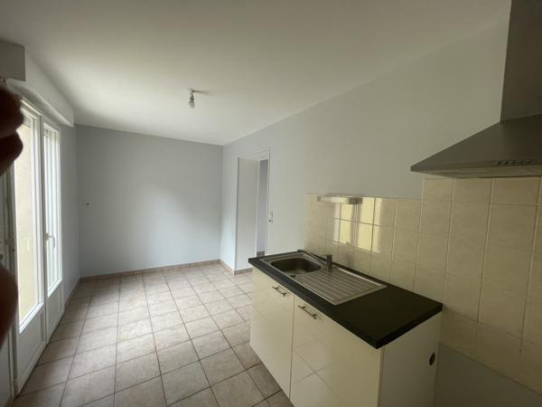 Maison
                                                                                                                                                                                                                                                                                                                        3 pièce(s)                                                                                                                                                                                                          2 chambre(s)                                                                                                                                                                                                          60  m²