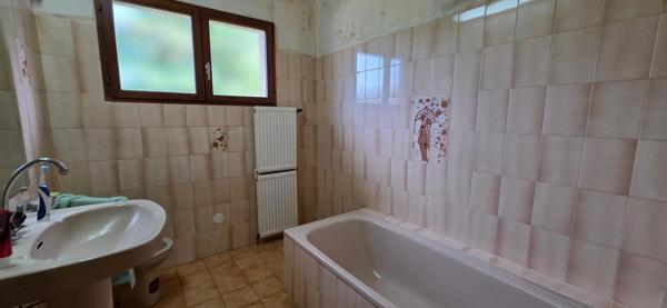 Maison T3, 83 m² avec sous sol complet, sur 2000 m² de jardin