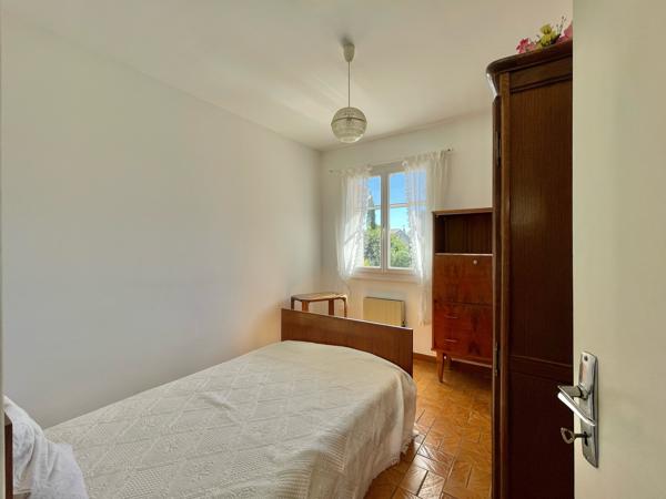 - LES GRILLONS - LAMBESC - 13410 -