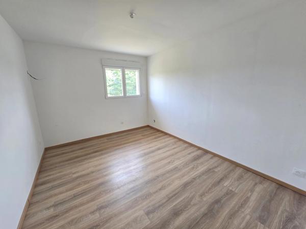 02 - Vente pavillon plain-pied HIRSON - 5 pièces 100 m² - Terrain 658 m²