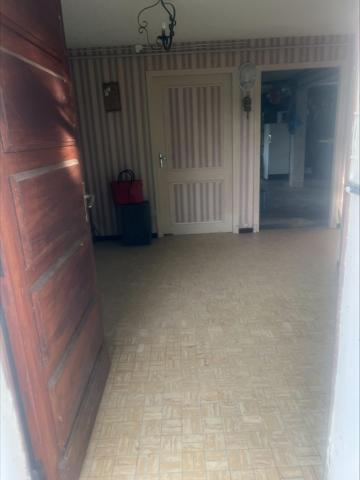 Maison de campagne de 160 m² avec ascenseur et garage – Longueville