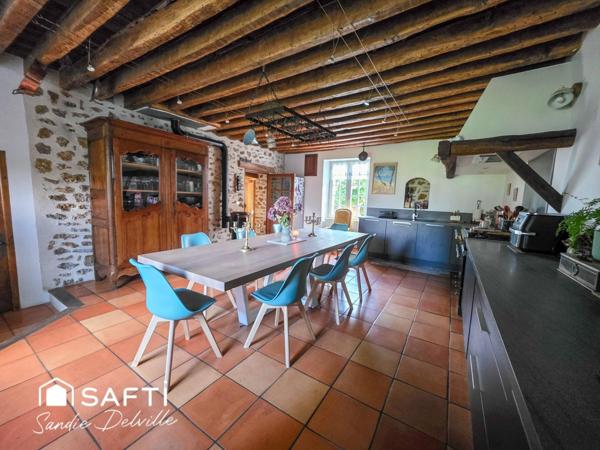 Propriété de charme 6 pièces- 195m²- 2160m²