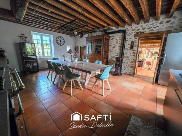 Propriété de charme 6 pièces- 195m²- 2160m²