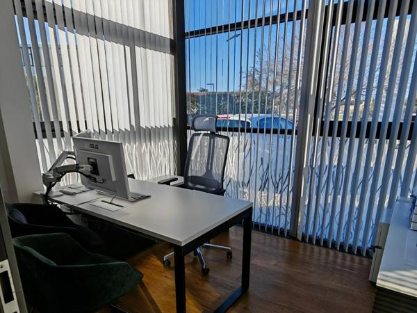 À LOUER – LOCAL D’ACTIVITÉ MIXTE BUREAUX / ATELIER – PÉROLS AÉROPORT