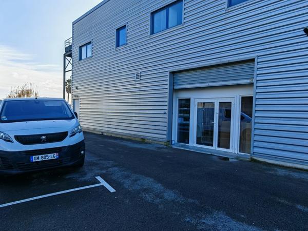 À LOUER – LOCAL D’ACTIVITÉ MIXTE BUREAUX / ATELIER – PÉROLS AÉROPORT