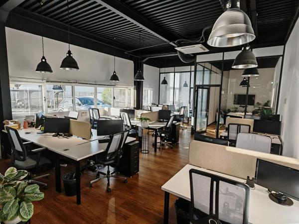 À LOUER – LOCAL D’ACTIVITÉ MIXTE BUREAUX / ATELIER – PÉROLS AÉROPORT