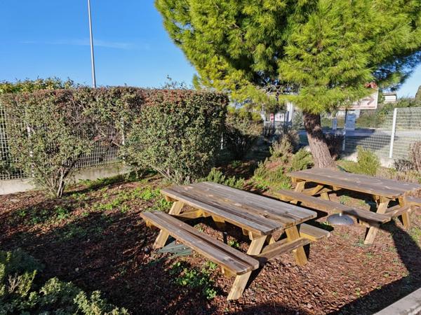 À LOUER – LOCAL D’ACTIVITÉ MIXTE BUREAUX / ATELIER – PÉROLS AÉROPORT