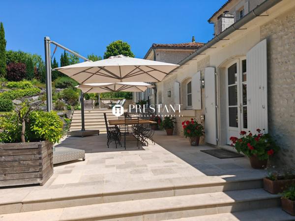 Un manoir entièrement restauré avec une qualité de rénovation remarquables, ANGOULEME