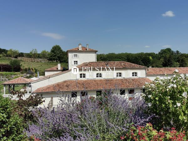 Un manoir entièrement restauré avec une qualité de rénovation remarquables, ANGOULEME