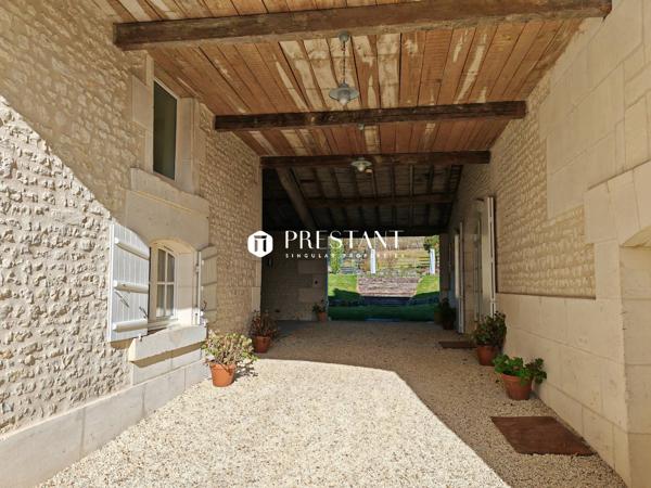 Un manoir entièrement restauré avec une qualité de rénovation remarquables, ANGOULEME