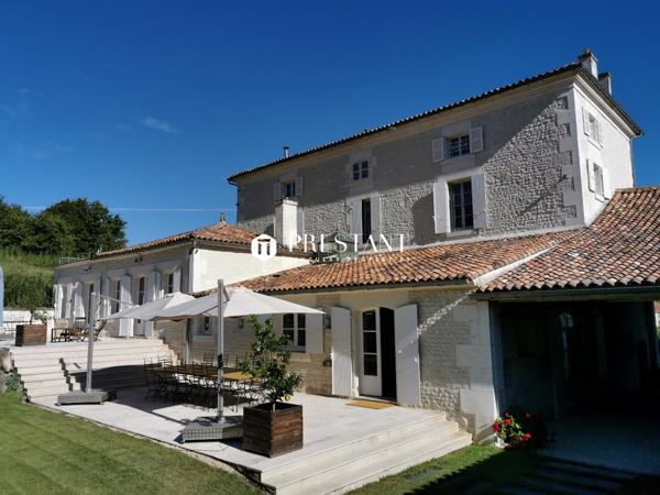 Un manoir entièrement restauré avec une qualité de rénovation remarquables, ANGOULEME