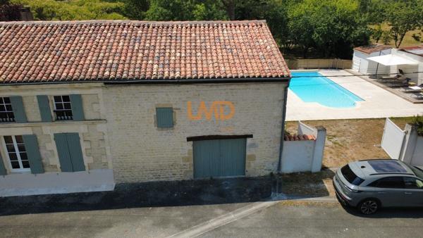 Demeure ancienne rénovée avec piscine