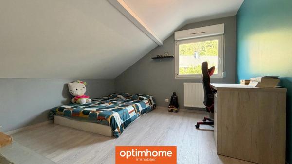 LA MAISON BLEUE – UNE VRAIE MAISON DE FAMILLE À VECOUX