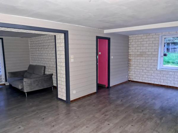 Exclusivité - Les Andelys centre ville 27700 - Maison de 89 m2  2 chambres + 1 pièce servant de chambre - bâtiment attenant sur 1.200 m2 de terrain plat - t - Prix : 158.850