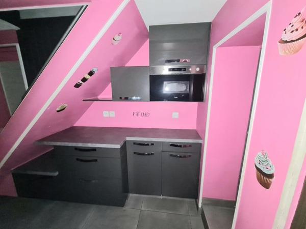 Exclusivité - Les Andelys centre ville 27700 - Maison de 89 m2  2 chambres + 1 pièce servant de chambre - bâtiment attenant sur 1.200 m2 de terrain plat - t - Prix : 158.850