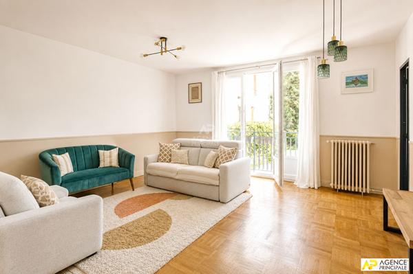 Versailles Glatigny Appartement 3P 68 m² carrez situé au rez-de-chaussée surelevé avec balcon, cave et box 475 000 € **  - Référence  28296