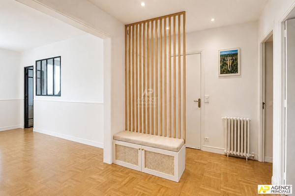 Versailles Glatigny Appartement 3P 68 m² carrez situé au rez-de-chaussée surelevé avec balcon, cave et box 475 000 € **  - Référence  28296