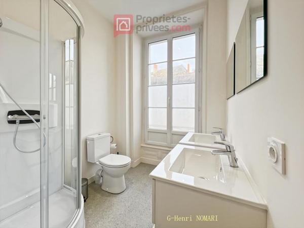 Immeuble Chateaubriant 11 pièce(s) 220 m2